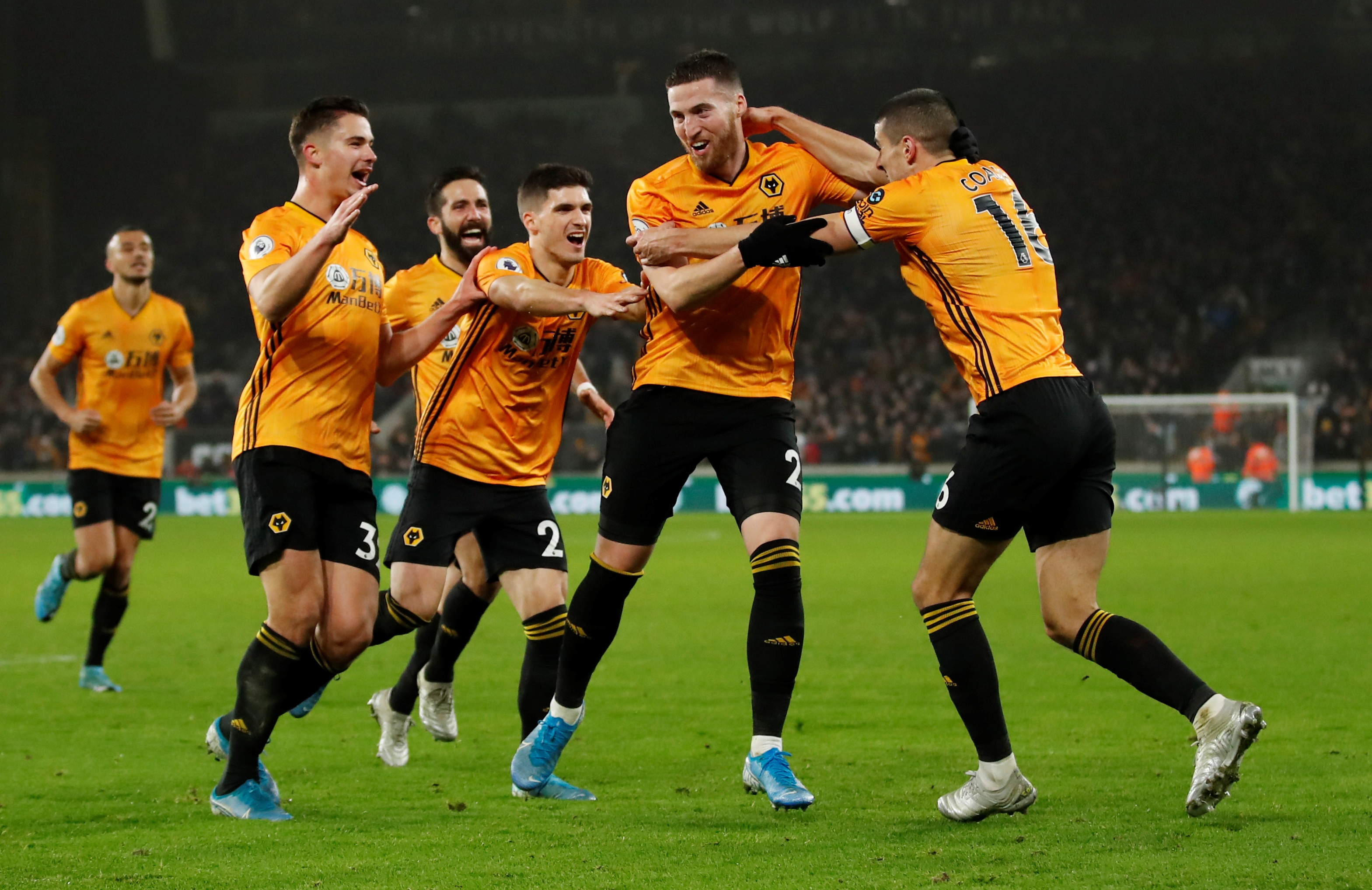 狼队将迎战布莱顿，两队实力对比谁更胜一筹？