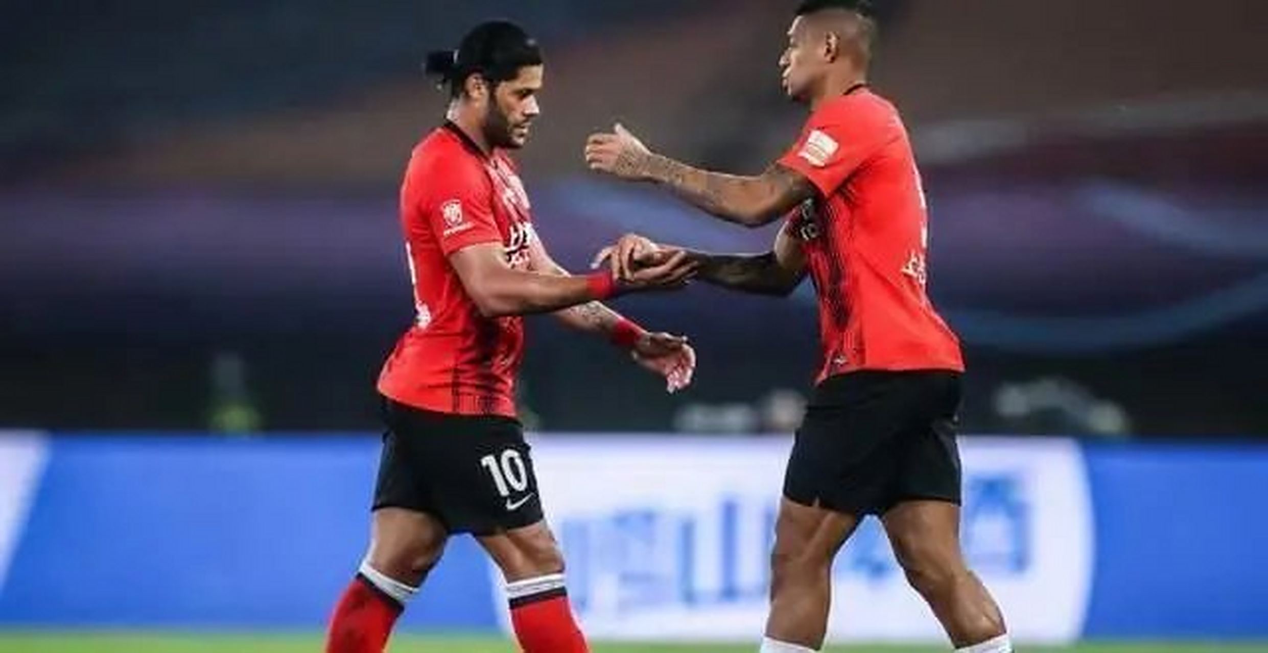 关于江苏苏宁淘汰对手晋级，冲击冠军势头强劲的信息