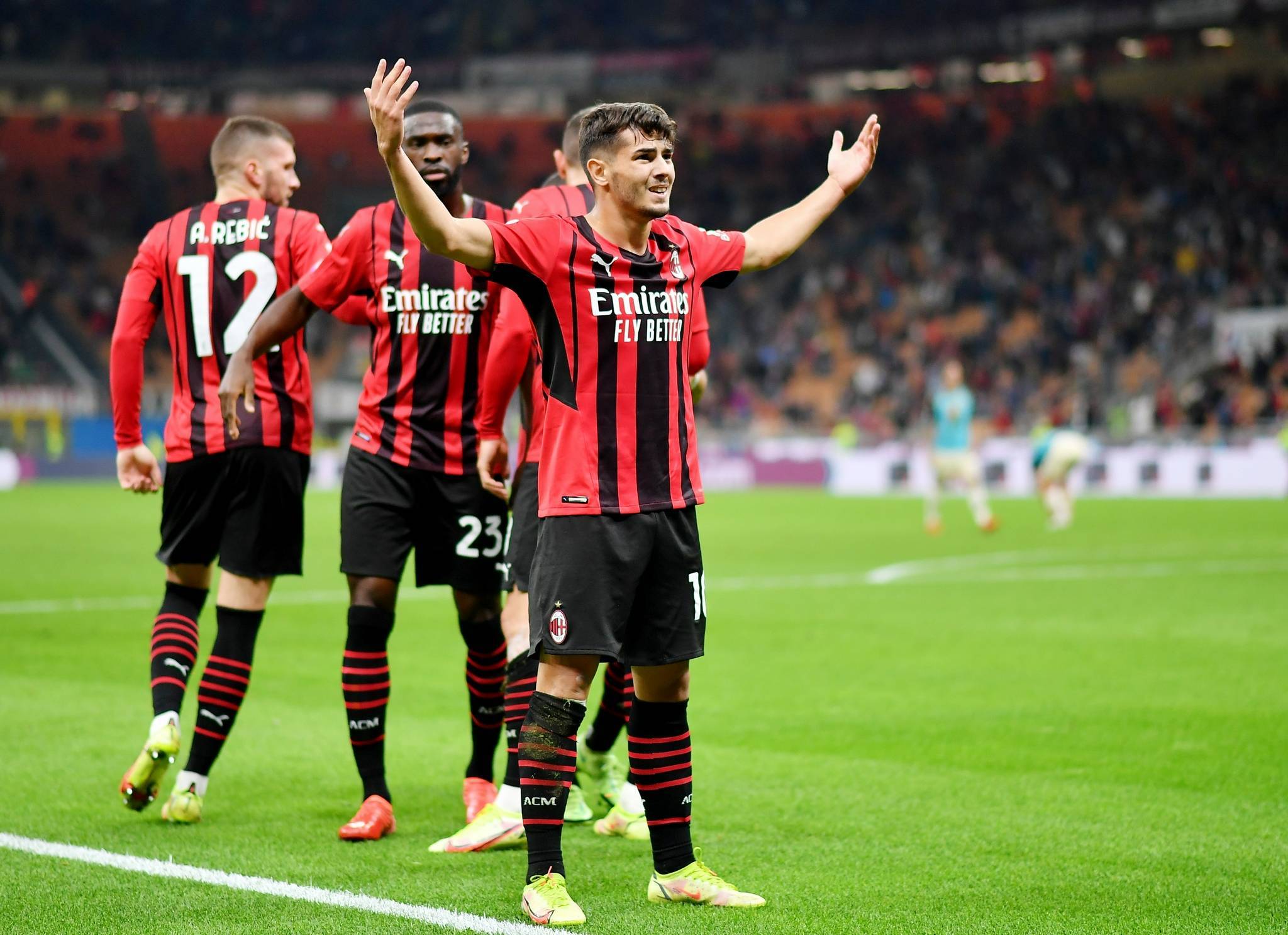 AC米兰遭遇客场挑战，能否赢得三分？