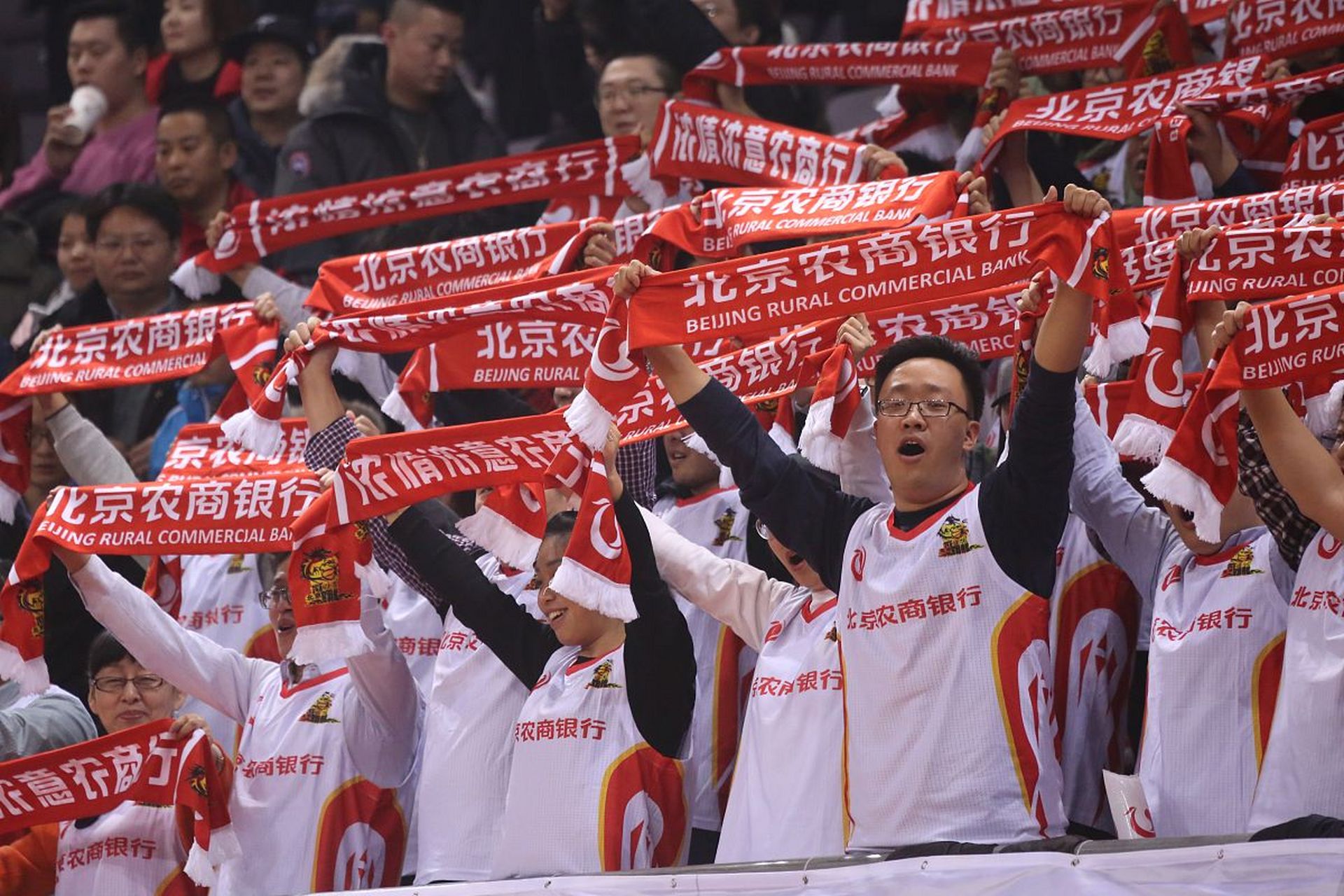 上海上港奋力冲刺，争取更高荣誉