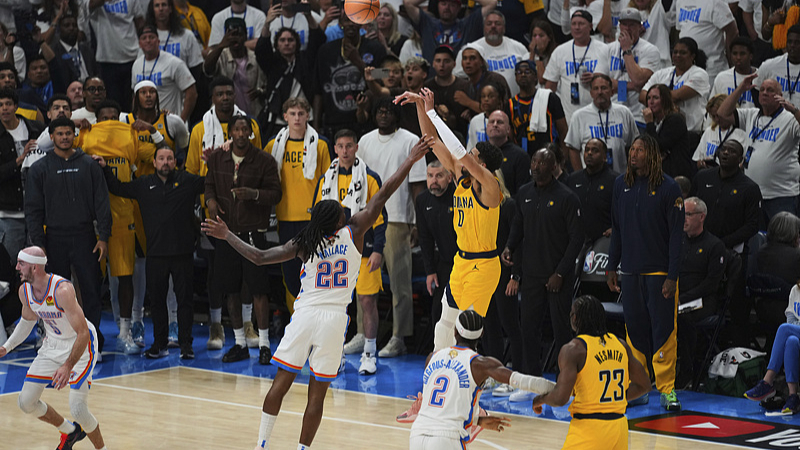 关键时刻球员挺身而出，力保胜局