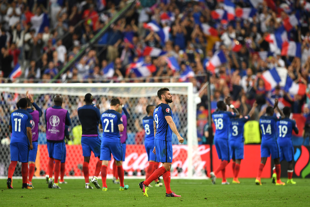 法国足球赛场上传来惊人绝杀！