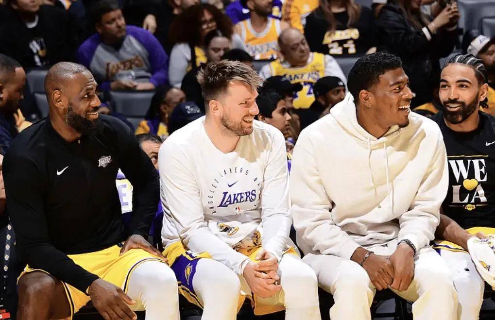 湖人击败公牛，战绩达到巅峰