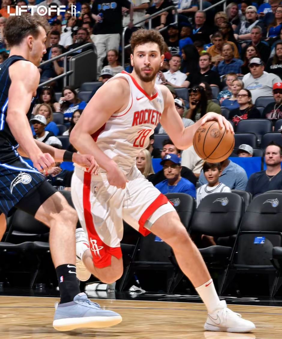 火箭新赛季全胜，稳居西部榜首