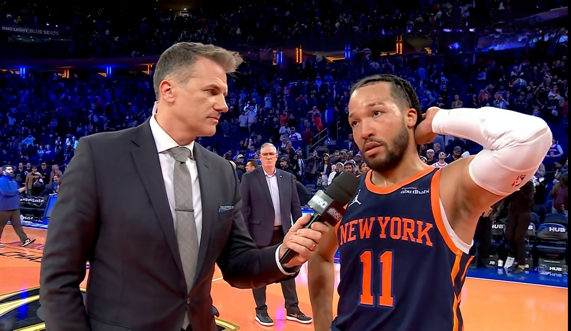 尼克斯惊险战胜篮网，停止三连败