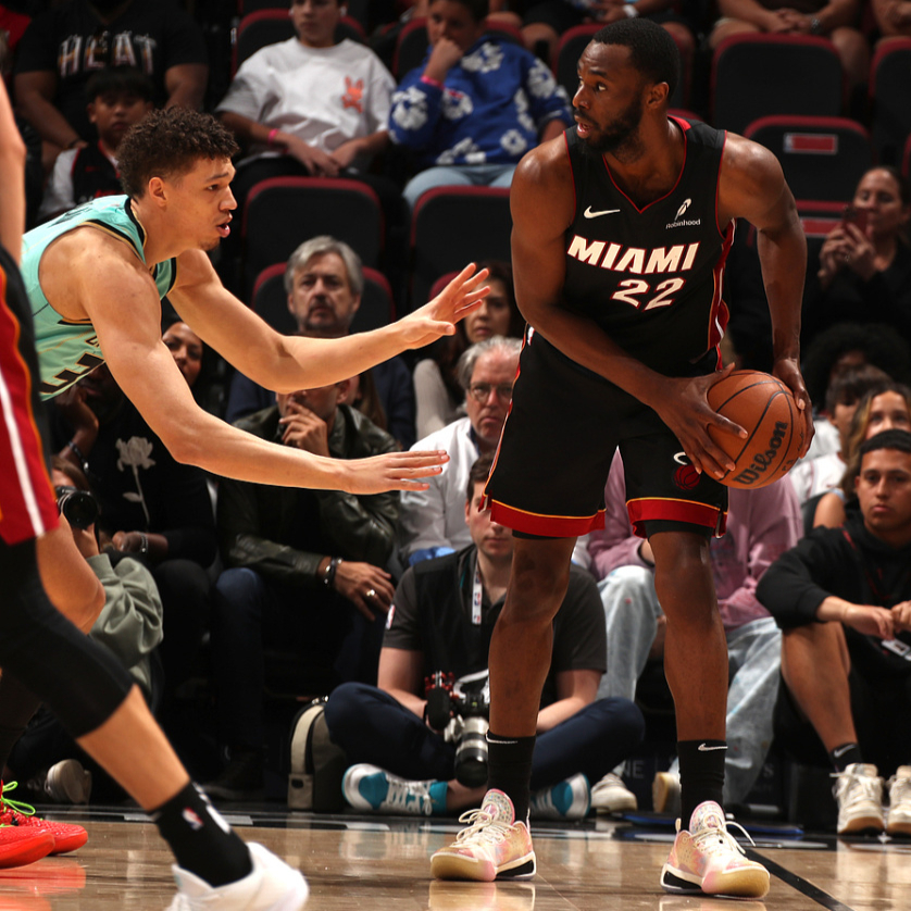 快船客场击败黄蜂，保持东部第一