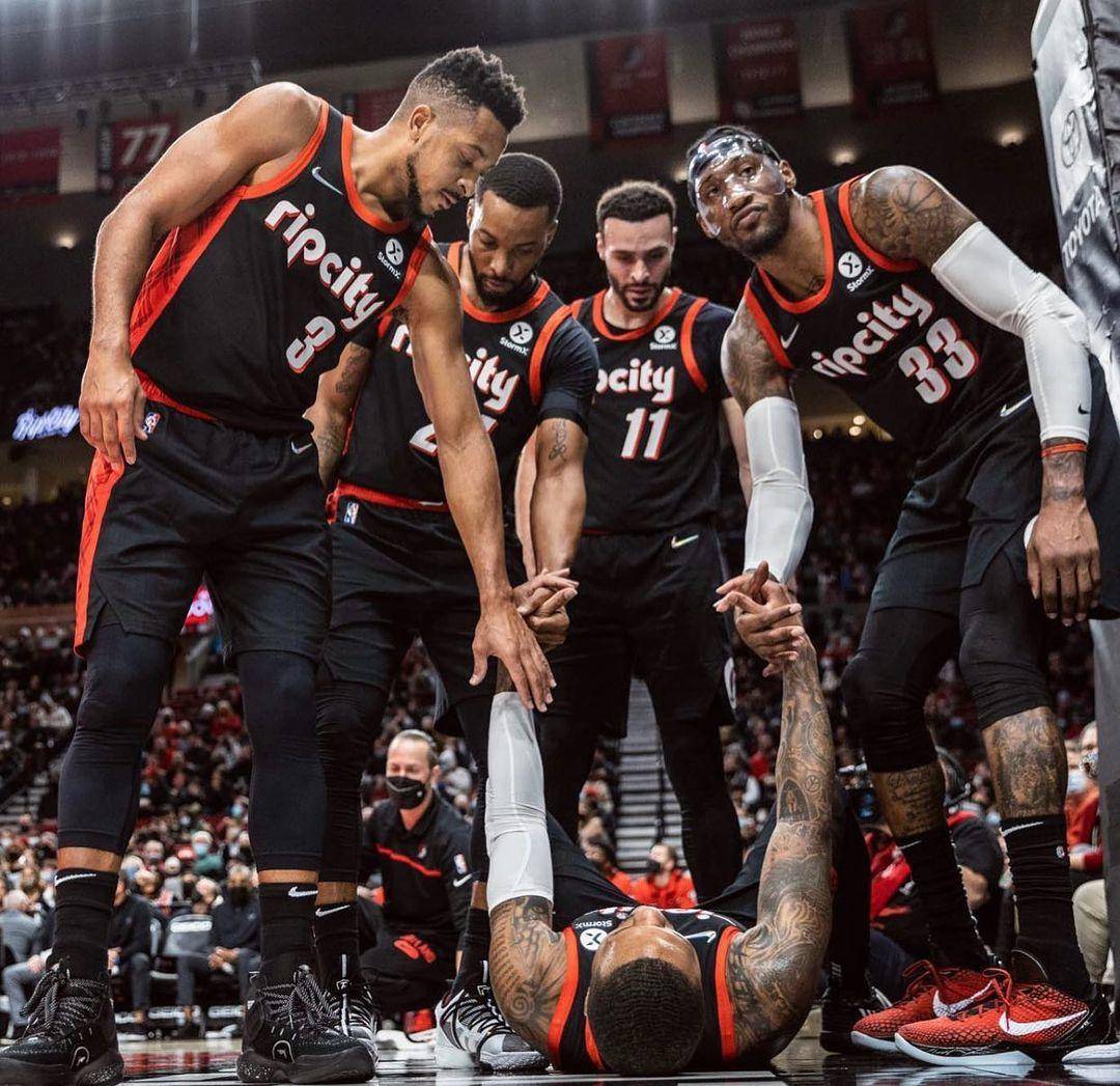 开拓者惨败尼克斯，利拉德独撑球队得分，仍难改变结果的简单介绍