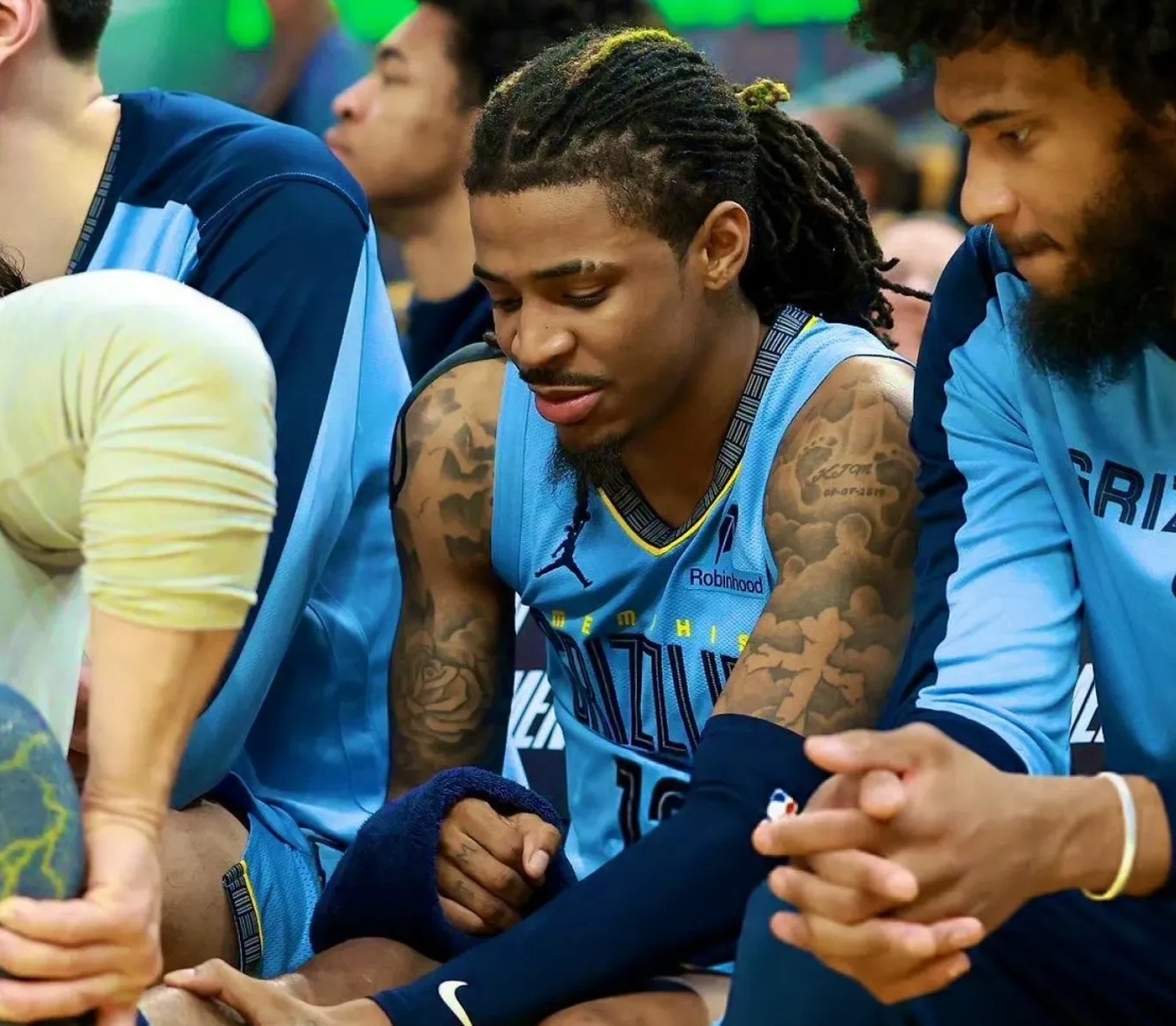 关于独行侠逆袭灰熊晋级西部半决赛，唐斯单节21分的信息