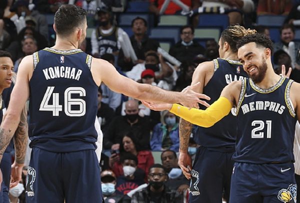 灰熊战胜马刺,莫兰特雷全开 灰熊战胜马刺,莫兰特雷全开