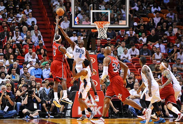 热火主场击败魔术,取得四连胜 热火主场击败魔术,取得四连胜