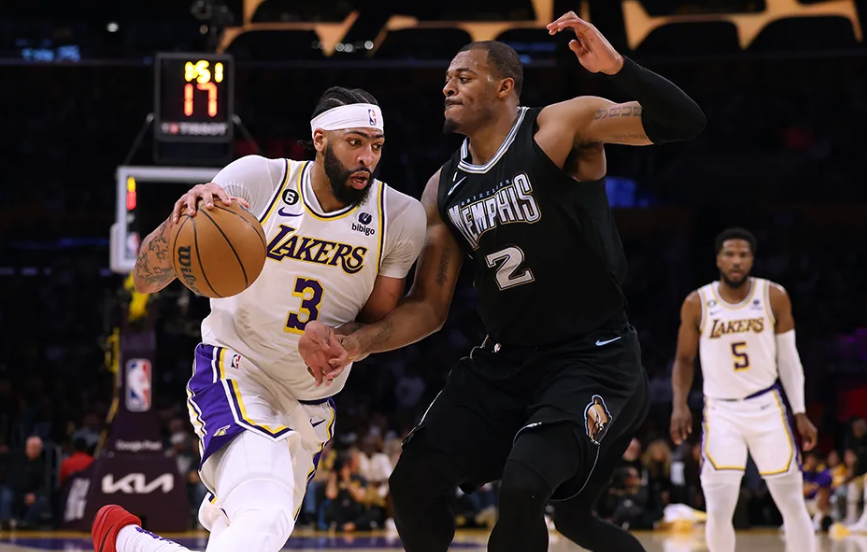 76人横扫活塞,轻松晋级 76人横扫活塞,轻松晋级