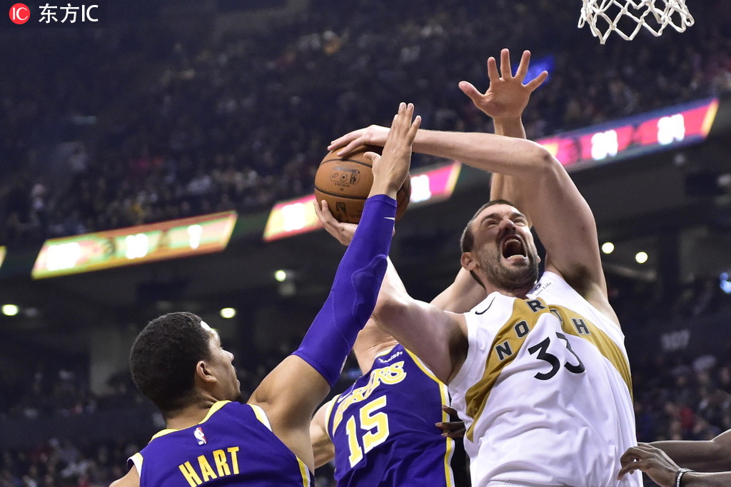 包含国王主场大胜黄蜂，伦拉德痛击刺激的词条